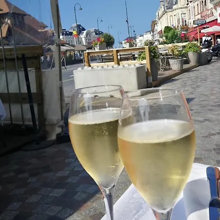 Study Du Pecheur Апартаменты